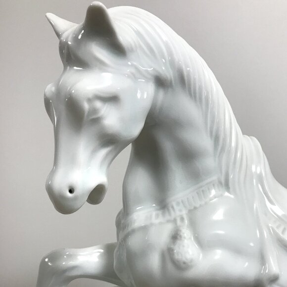 Collectible Chinese White Ceramic Horse Statue Handmade - Picture 2 of 11